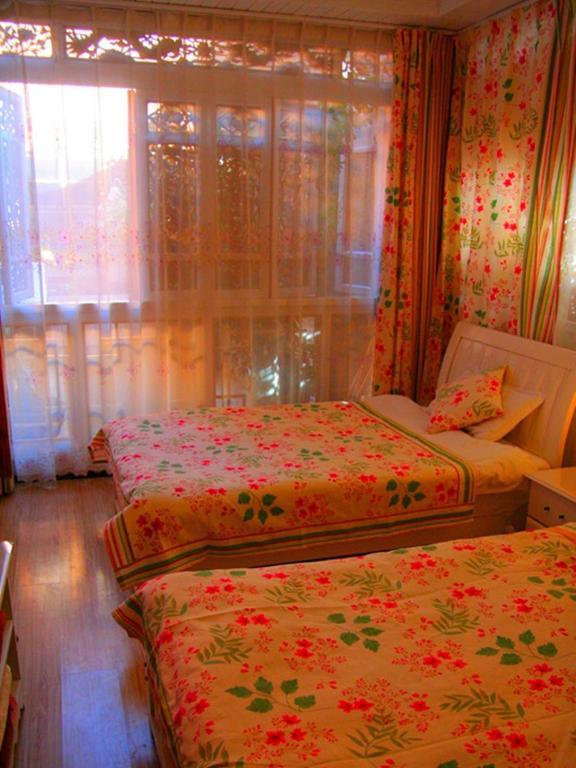 Yunxi Inn Lijiang  Rum bild