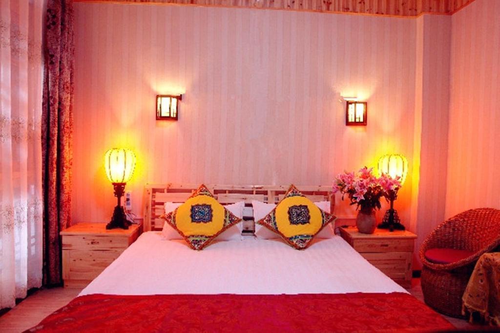Yunxi Inn Lijiang  Rum bild
